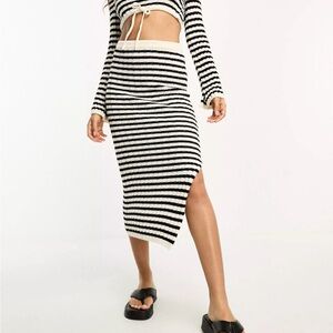 ASOS DESIGN Petite knit midi skirt in black and white stripe • Size S